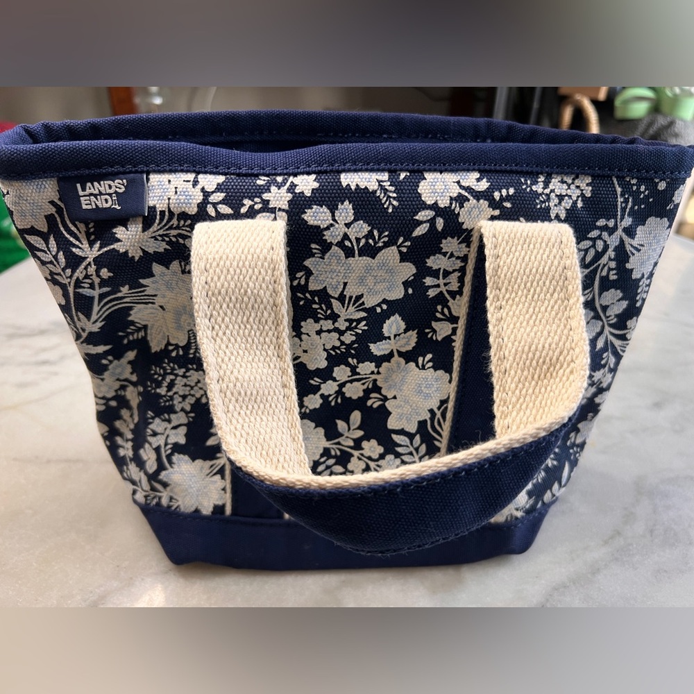 Lands’ End Mini Canvas Tote Bag White and Navy Blue Floral with Zip Close - Picture 3 of 8